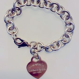 Tiffany silver bracelet (authentic).